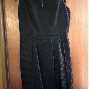 Ivy & Blu Elegant Black Sleeveless Dress